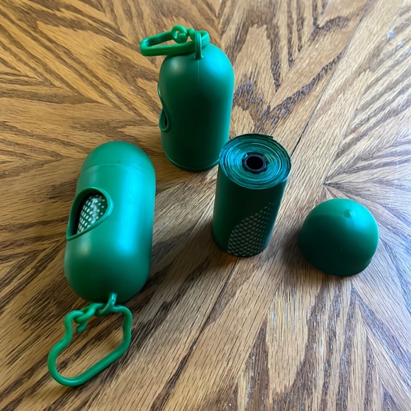 Dog Waste Bag Holders/Dispensers NEW - Set of 2 Hunter Green w/ Bags - Picture 3 of 3
